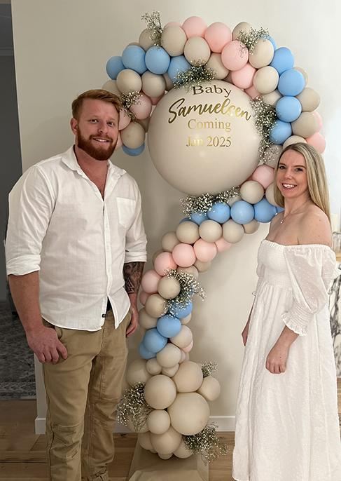 Gender Reveal Question Mark Exploding Balloon Column