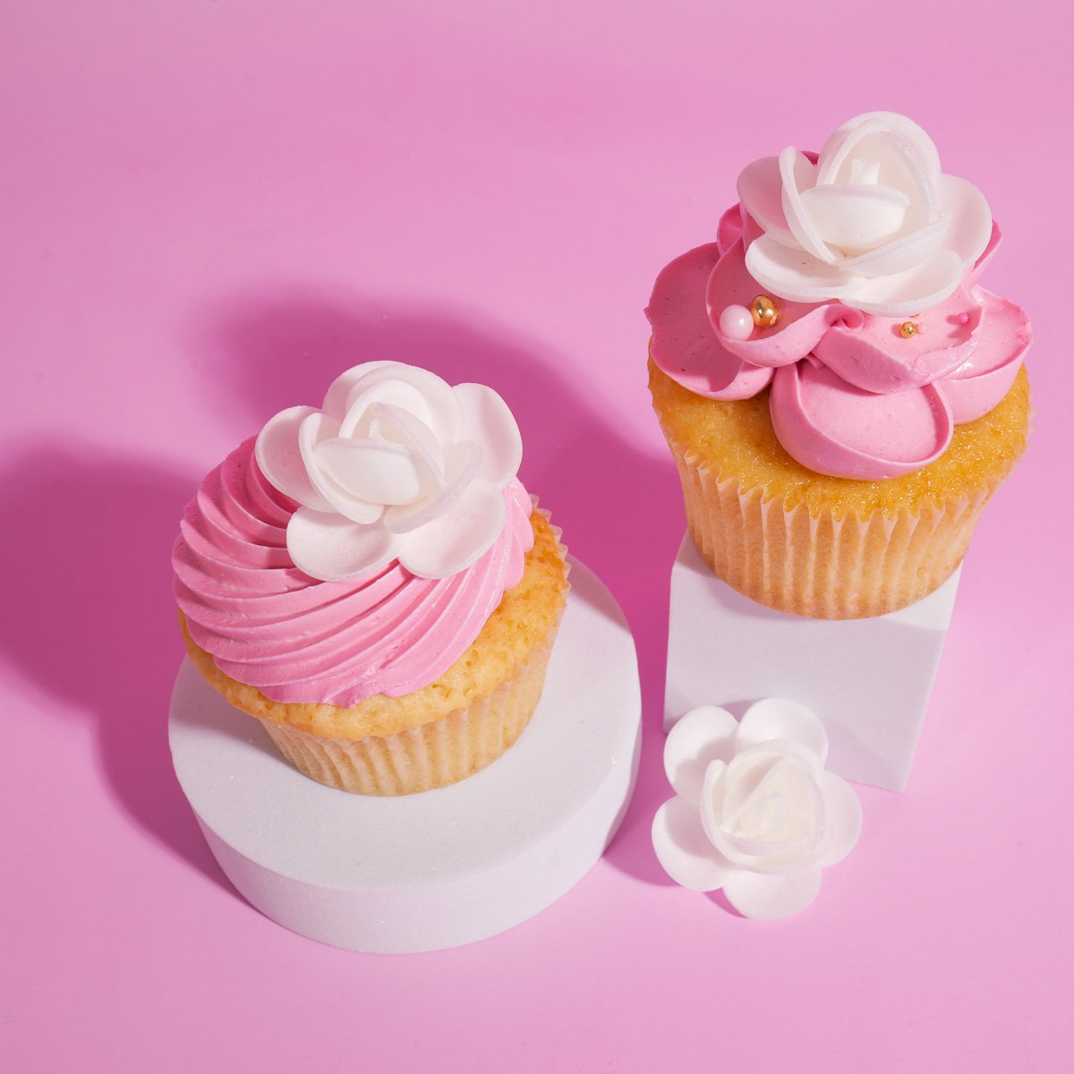 Edible Wafer Decorations White Roses Flowers Cake/Cupcake Decorating Pk/6