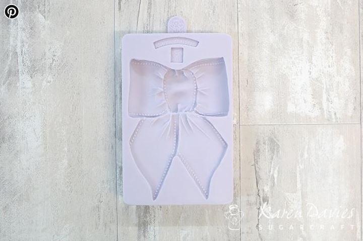 Mould Large Bow Karen Davies - Last Chance