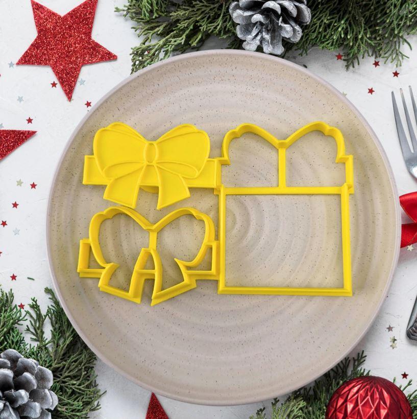 Present Christmas Cookie/Biscuit Embosser & Cutter Set