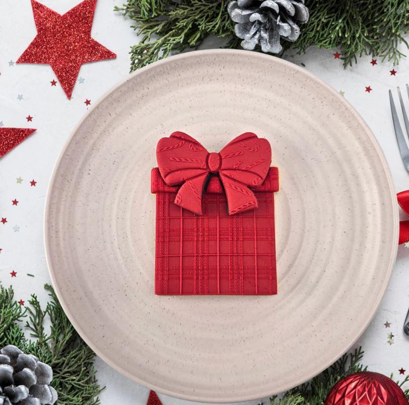 Present Christmas Cookie/Biscuit Embosser & Cutter Set
