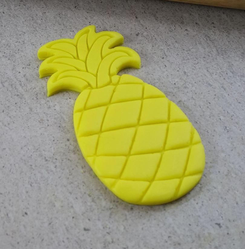 Pineapple Embosser & Cookie/Biscuit Cutter Set