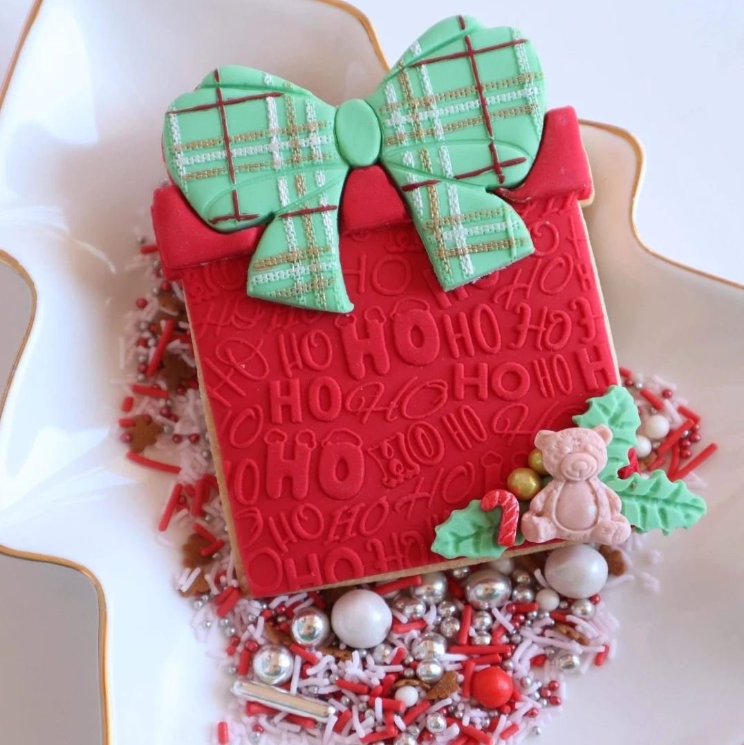 Present Christmas Cookie/Biscuit Embosser & Cutter Set